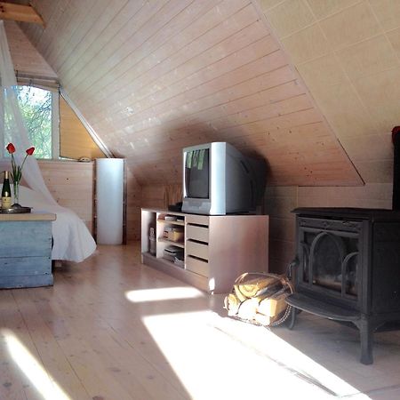 Kaju Guesthouses Nasva ภายนอก รูปภาพ