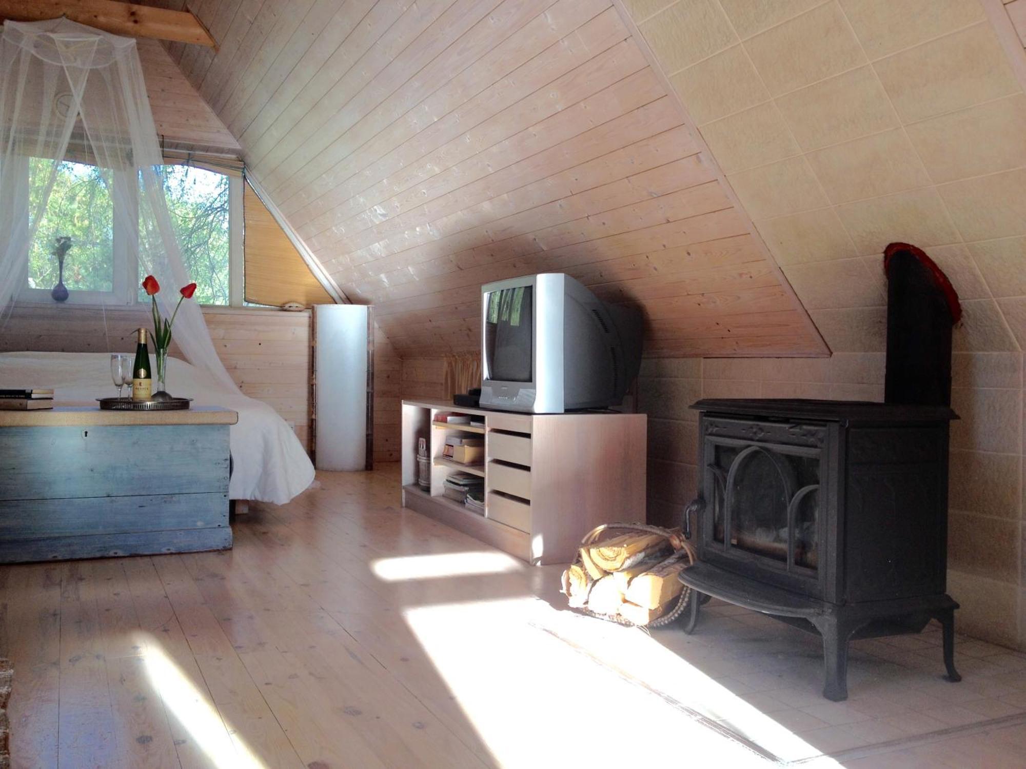 Kaju Guesthouses Nasva ภายนอก รูปภาพ