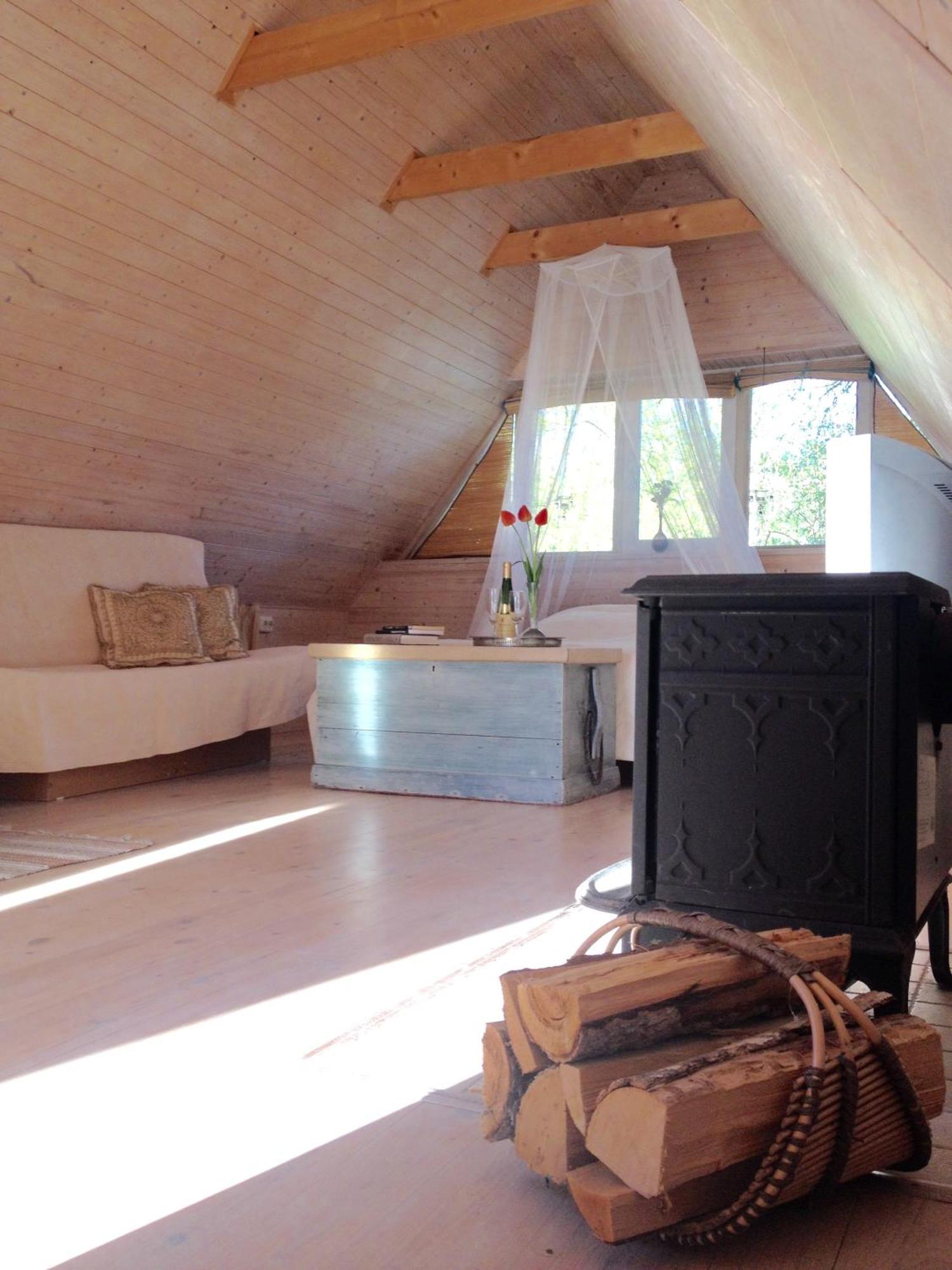 Kaju Guesthouses Nasva ภายนอก รูปภาพ