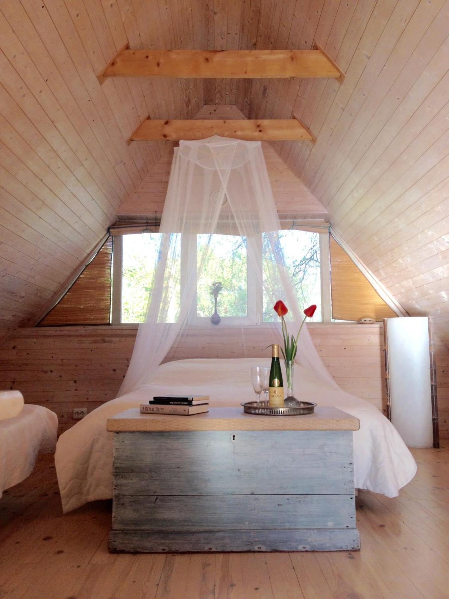 Kaju Guesthouses Nasva ภายนอก รูปภาพ