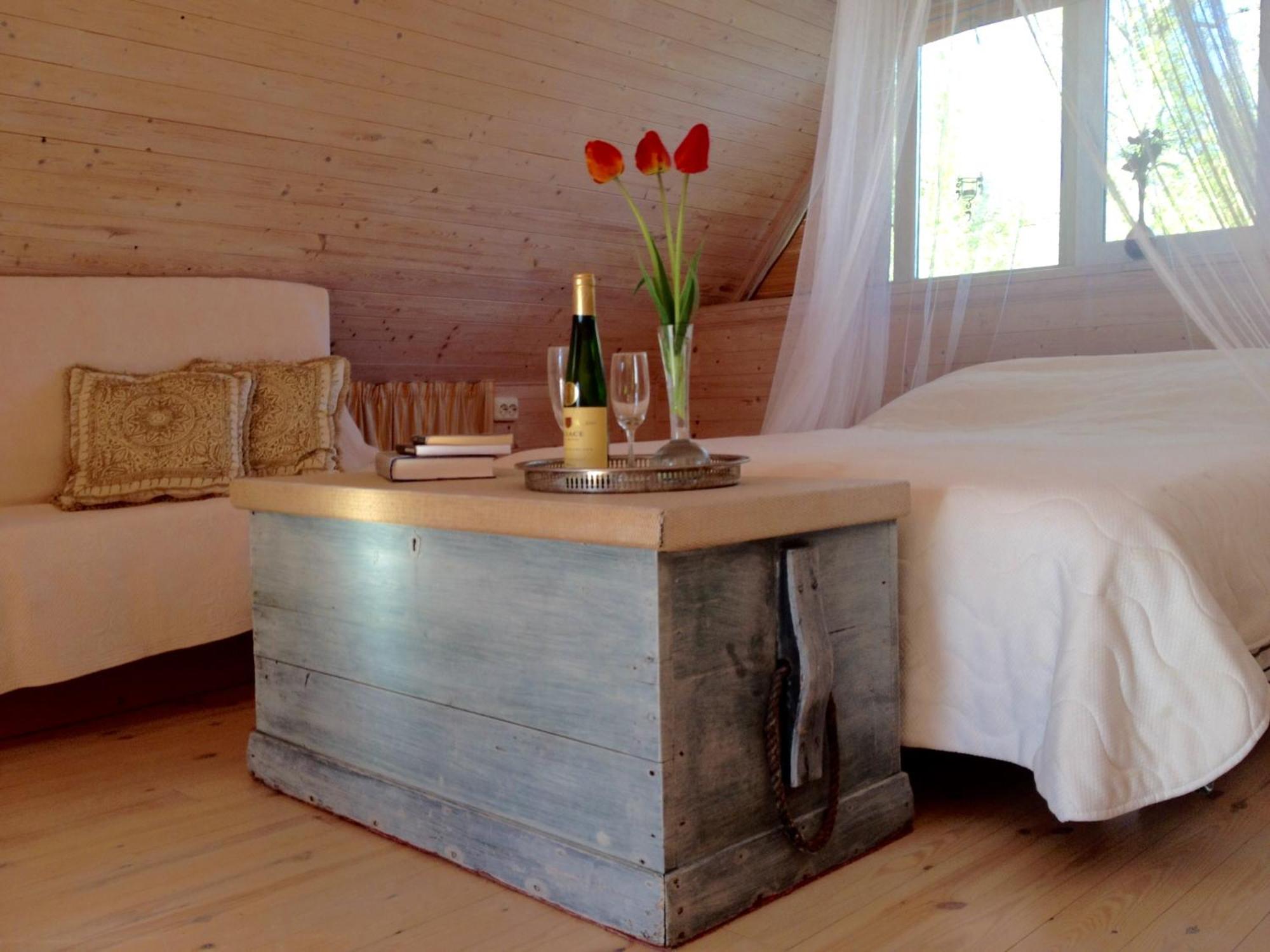 Kaju Guesthouses Nasva ภายนอก รูปภาพ