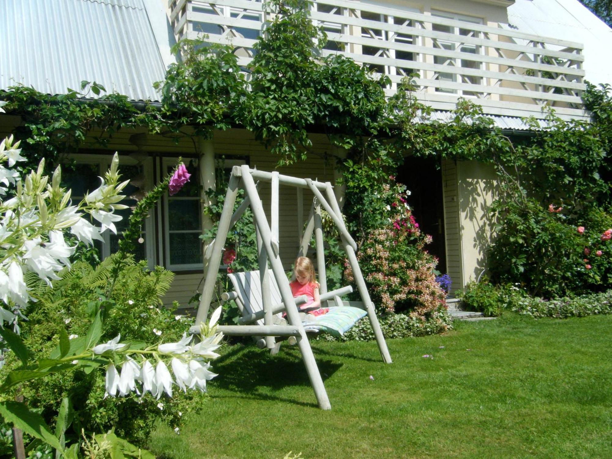 Kaju Guesthouses Nasva ภายนอก รูปภาพ