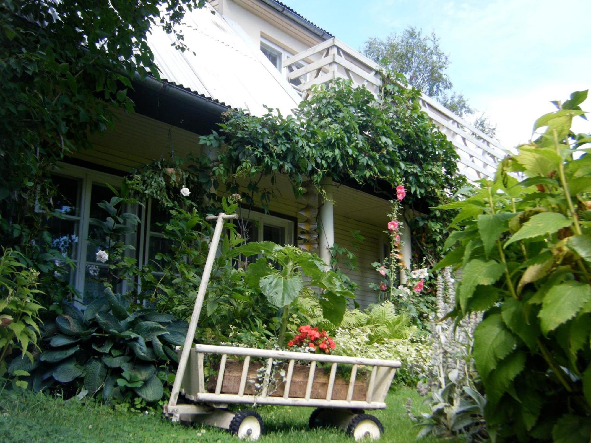 Kaju Guesthouses Nasva ภายนอก รูปภาพ