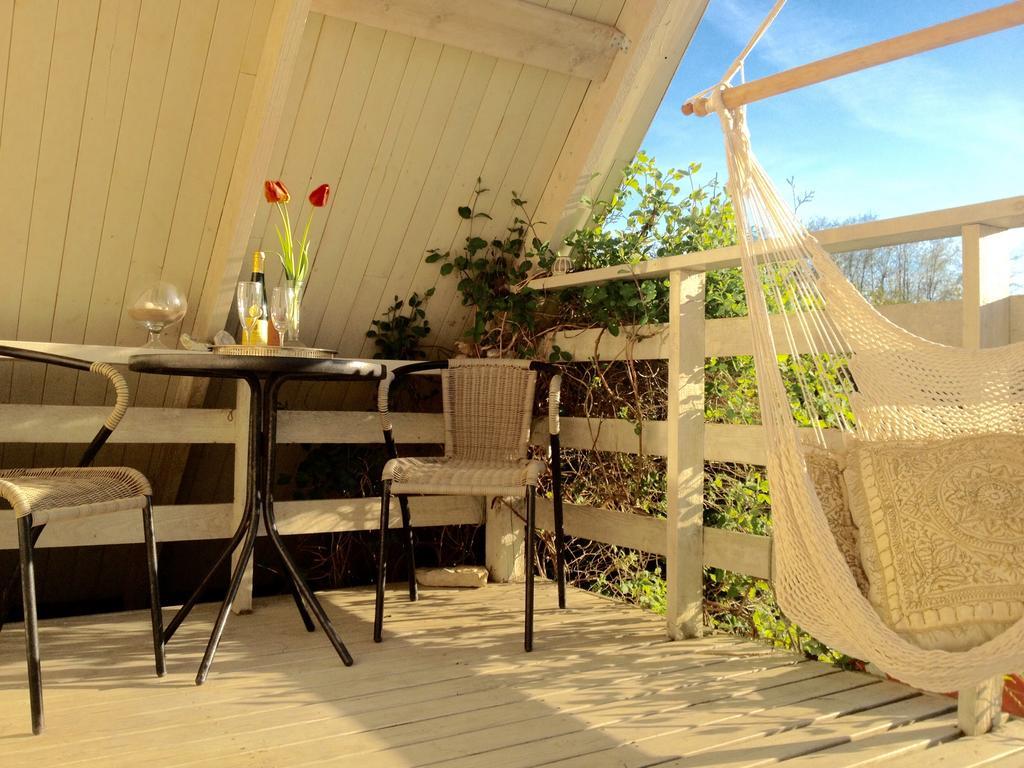 Kaju Guesthouses Nasva ภายนอก รูปภาพ
