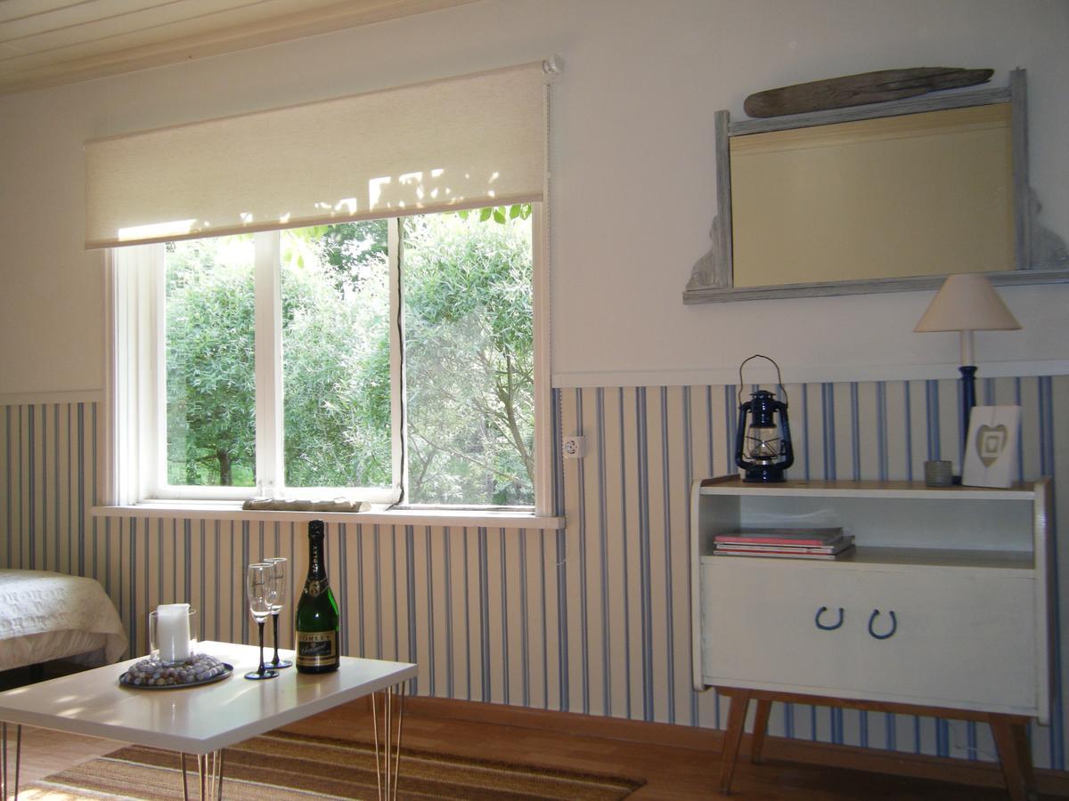 Kaju Guesthouses Nasva ภายนอก รูปภาพ