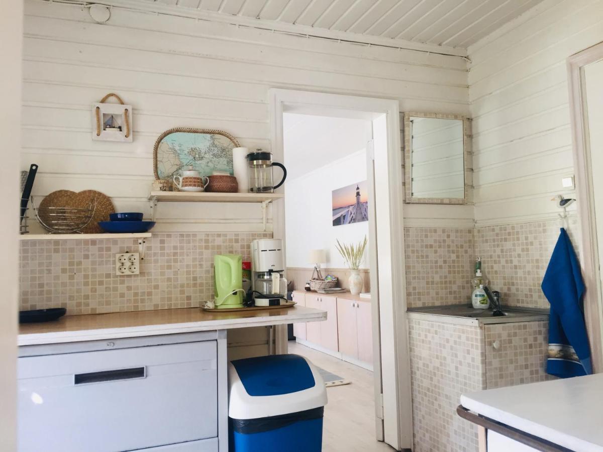 Kaju Guesthouses Nasva ภายนอก รูปภาพ