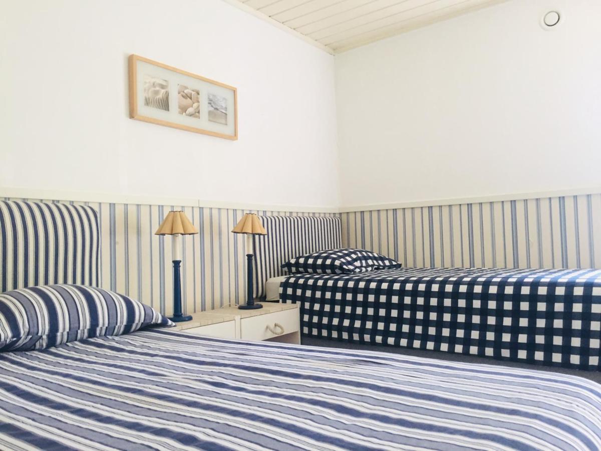Kaju Guesthouses Nasva ภายนอก รูปภาพ