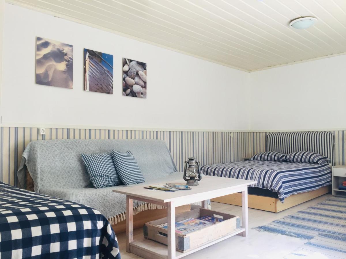 Kaju Guesthouses Nasva ภายนอก รูปภาพ