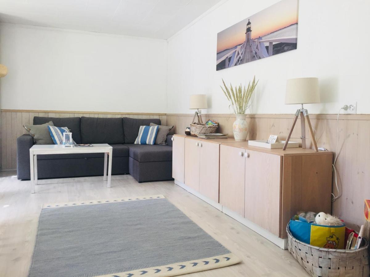 Kaju Guesthouses Nasva ภายนอก รูปภาพ
