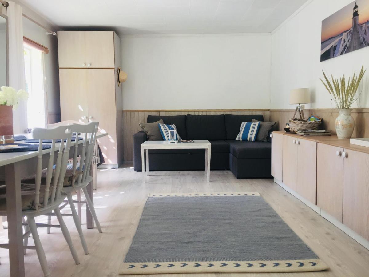 Kaju Guesthouses Nasva ภายนอก รูปภาพ
